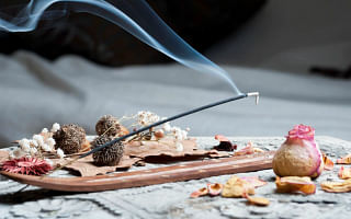 What are the benefits of using organic incense sticks compared to synthetic ones?